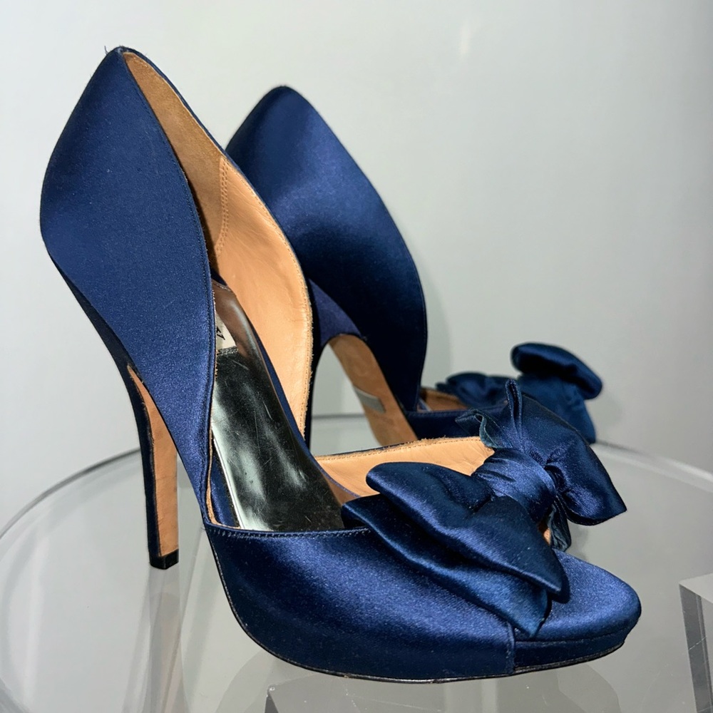 BADGLEY MISCHKA SATIN BOW PEEP TOE PUMPS